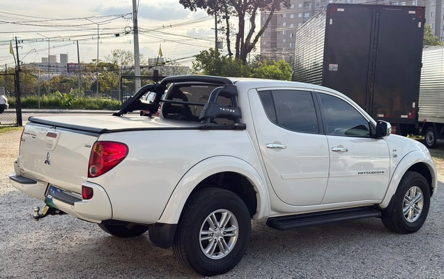 imagem-https://www.socarrao.com.br/sc-vehicle-images-prod/4411706/1792592144224-b31b238f-5e6e-4c89-ade2-edf60711f9f4.jpg