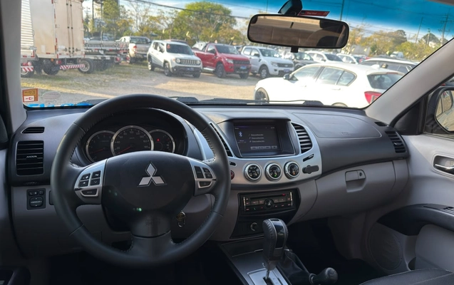 imagem-https://www.socarrao.com.br/sc-vehicle-images-prod/4411706/1792592144230-6058afd9-a8f4-4276-abc1-3059917a7514.jpg