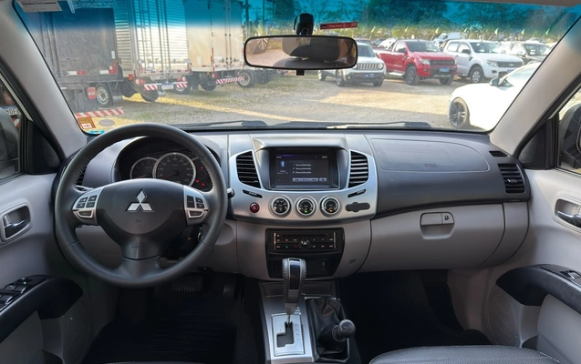imagem-https://www.socarrao.com.br/sc-vehicle-images-prod/4411706/1792592144232-866bfaaf-ebf1-4d93-b36f-f407f18e025d.jpg