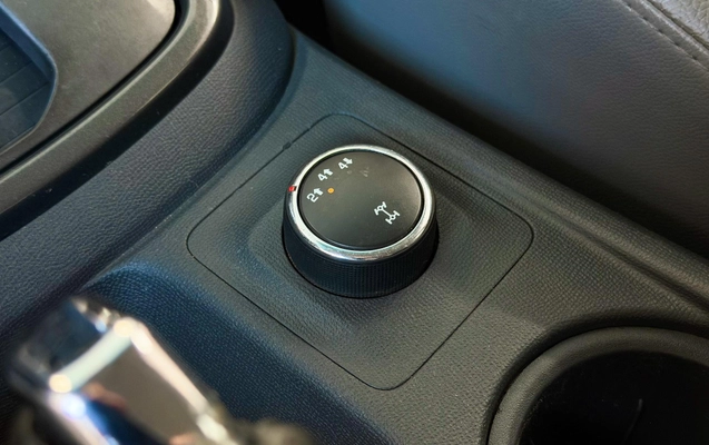 imagem-https://www.socarrao.com.br/sc-vehicle-images-prod/4411776/1792592429885-ca26bec5d7ff4de39af5cc49904eed80_1792592403935.jpg
