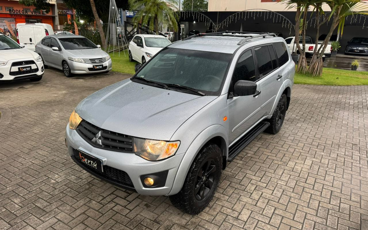 Mitsubishi Pajero Dakar 2015 Prata — foto 1 de 3