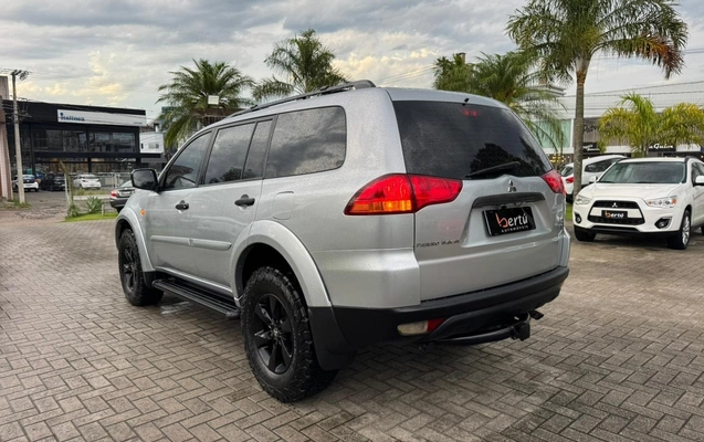 imagem-https://www.socarrao.com.br/sc-vehicle-images-prod/4411792/1792592546353-V2hhdHNBcHAgSW1hZ2UgMjAyNi0xMC0yMSBhdCAxMS4xMC4wMCAxNC5qcGVn.jpeg