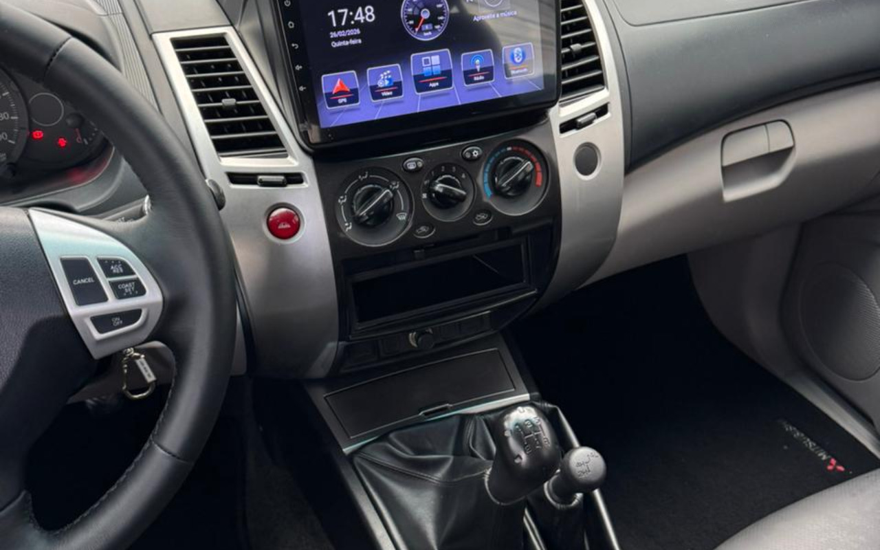 imagem-https://www.socarrao.com.br/sc-vehicle-images-prod/4411792/1792592546999-V2hhdHNBcHAgSW1hZ2UgMjAyNi0xMC0yMSBhdCAxMS4wOS41OCA2LmpwZWc.jpeg