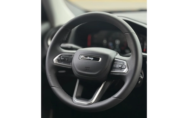 imagem-https://www.socarrao.com.br/sc-vehicle-images-prod/4411799/1792592578659-4_112241.jpg