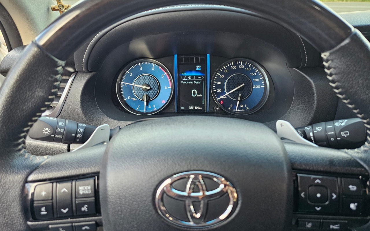 imagem-https://www.socarrao.com.br/sc-vehicle-images-prod/4411801/1792592599696-V2hhdHNBcHAgSW1hZ2UgMjAyNi0xMC0yMSBhdCAxMC4yMS4wMSBBTSAoMikuanBlZw.jpeg