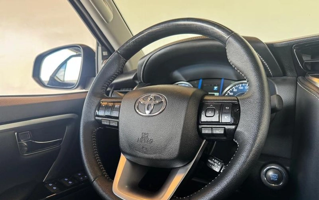 imagem-https://www.socarrao.com.br/sc-vehicle-images-prod/4411990/1792593827028-8577984_13_B_f611bd55a2.jpeg