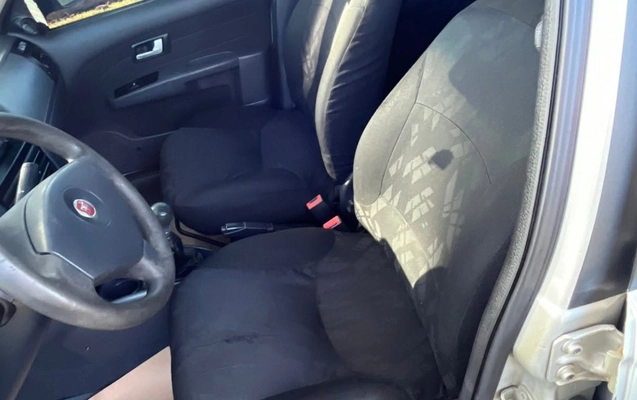 imagem-https://www.socarrao.com.br/sc-vehicle-images-prod/4412037/1792594084558-NjcwNDM3ODE3XzEyMjMyNDMyNDk1NDIzMDE1MF8yODcwNDAwNjQ2ODY4NTQyNzA0X24uanBn.jpg