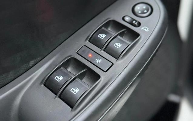 imagem-https://www.socarrao.com.br/sc-vehicle-images-prod/4412045/1792594114560-SW1hZ2VtIGRvIFdoYXRzQXBwIGRlIDIwMjUtMTItMDkgw6AocykgMTAuNTYuNDNfNDk4MzZkN2UuanBn.jpg