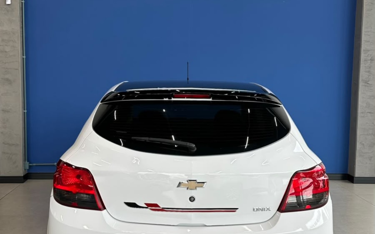 imagem-https://www.socarrao.com.br/sc-vehicle-images-prod/4412102/1792594514660-ZjgzNDMxNzgtZTE5Ny00NWYzLWIyOWMtMmM2YWE2ODlkYzIyLmpwZw.jpg