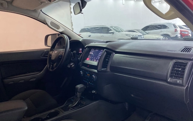 imagem-https://www.socarrao.com.br/sc-vehicle-images-prod/4412111/1792594581589-Zm90by0wNy5qcGc.jpg