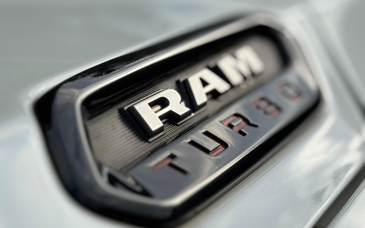imagem-https://www.socarrao.com.br/sc-vehicle-images-prod/4412112/1792594571026-SW1hZ2VtIGRvIFdoYXRzQXBwIGRlIDIwMjUtMDktMjUgw6AocykgMDguMjUuMTNfYWFiYTJhZmMuanBn.jpg