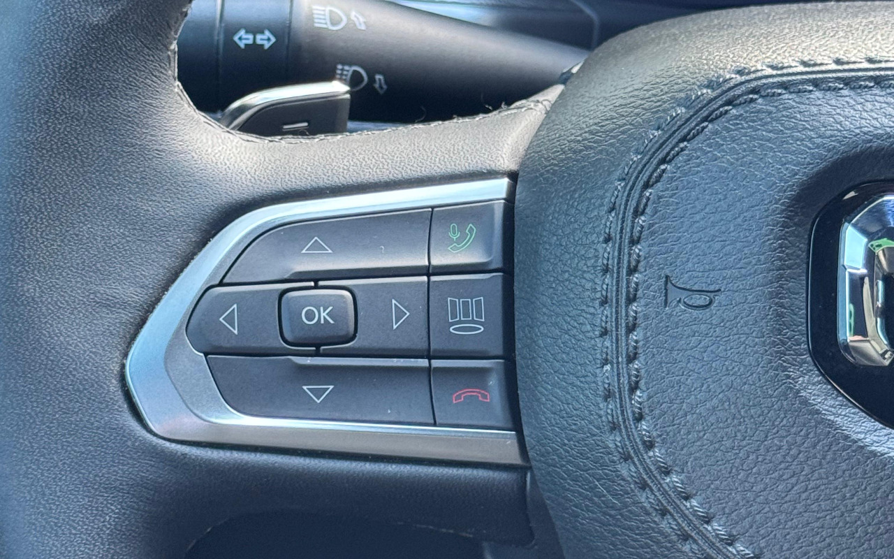 imagem-https://www.socarrao.com.br/sc-vehicle-images-prod/4412112/1792594572174-SW1hZ2VtIGRvIFdoYXRzQXBwIGRlIDIwMjUtMDktMjUgw6AocykgMDguMjUuMjZfY2JiOTcyZDkuanBn.jpg