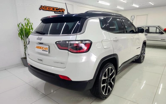 imagem-https://www.socarrao.com.br/sc-vehicle-images-prod/4412269/1792604753227-8583018_17_B_e7535423dc.jpeg