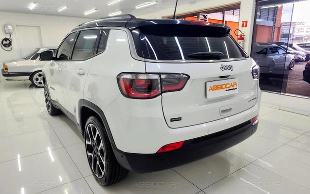 imagem-https://www.socarrao.com.br/sc-vehicle-images-prod/4412269/1792604753234-8583018_18_B_ae891aeea4.jpeg