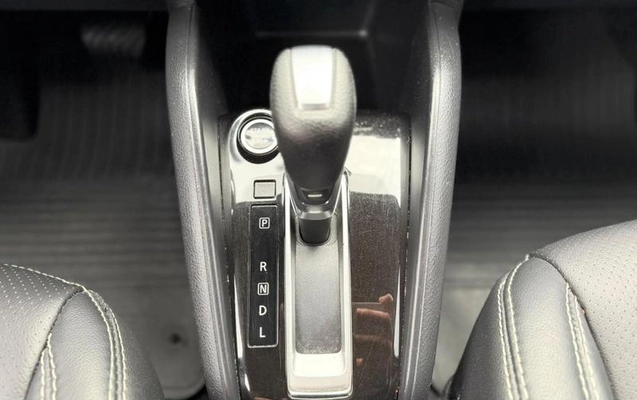 imagem-https://www.socarrao.com.br/sc-vehicle-images-prod/4412350/1792691157255-8591796_17_B_64a12203a0.jpeg