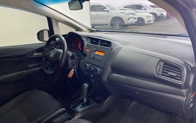 imagem-https://www.socarrao.com.br/sc-vehicle-images-prod/4412477/1792597380161-Zm90by0wNi5qcGc.jpg