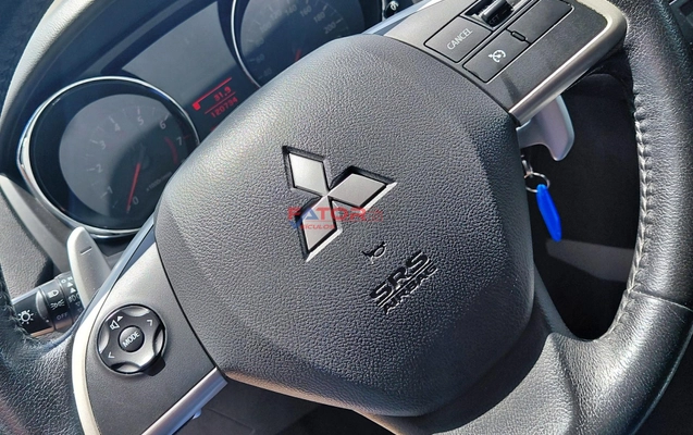 imagem-https://www.socarrao.com.br/sc-vehicle-images-prod/4412554/1792597956129-13034dbf42b245b8b16962fff02dadc9_1792006202935.jpg