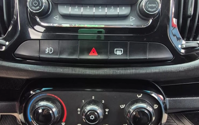 imagem-https://www.socarrao.com.br/sc-vehicle-images-prod/4412570/1792598075759-V2hhdHNBcHAgSW1hZ2UgMjAyNi0xMC0yMCBhdCAyMC40Mi4zMCAoMSkuanBlZw.jpeg