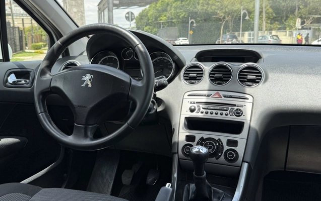 imagem-https://www.socarrao.com.br/sc-vehicle-images-prod/4412625/1792598424282-1_125904.jpg
