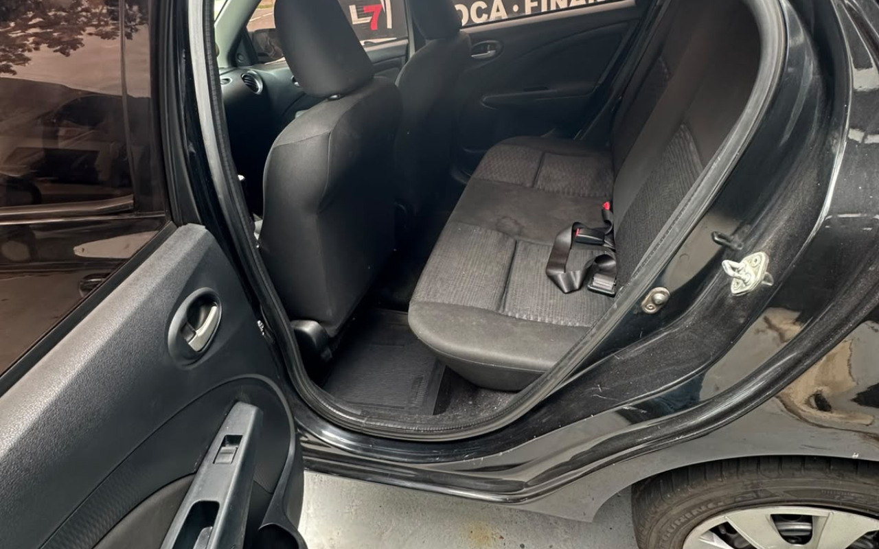 imagem-https://www.socarrao.com.br/sc-vehicle-images-prod/4412634/1792600797249-V2hhdHNBcHAgSW1hZ2UgMjAyNi0xMC0yMSBhdCAxMy4wNC4xMSgxKS5qcGVn.jpeg