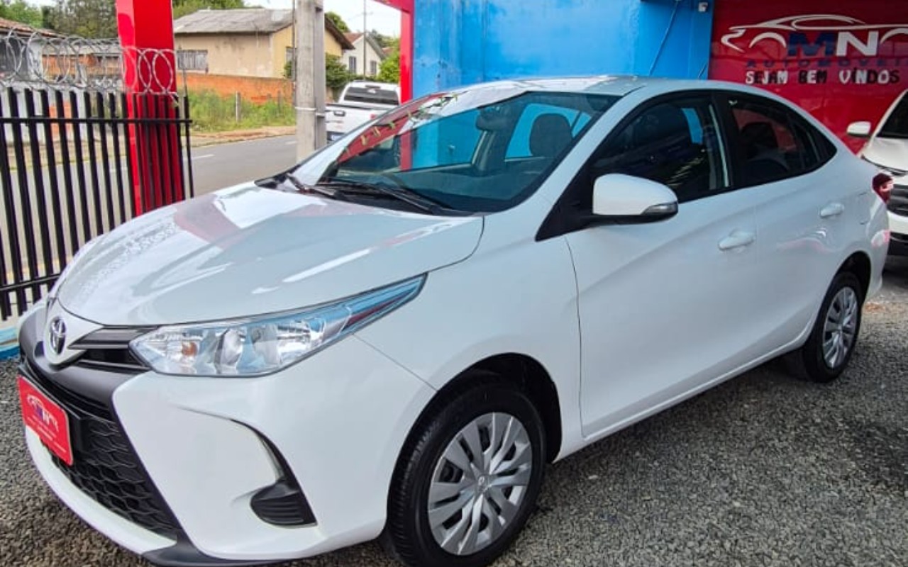 Toyota Yaris 2025 Branco — foto 1 de 3