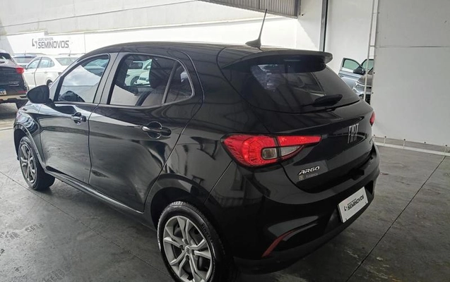 imagem-https://www.socarrao.com.br/sc-vehicle-images-prod/4412744/1792599287432-8577376_1_B_616c7127fb.jpeg
