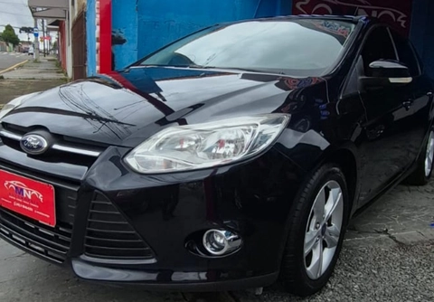 Ford Focus 2014 Preto — foto 1 de 3