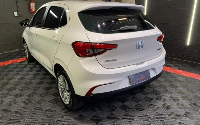 imagem-https://www.socarrao.com.br/sc-vehicle-images-prod/4412931/1792602035690-gb-d956401.jpg
