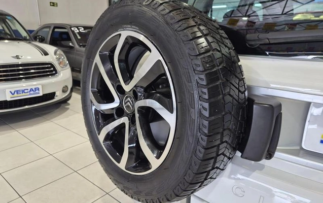 imagem-https://www.socarrao.com.br/sc-vehicle-images-prod/4412960/1792600589042-8491761_11_B_a3f4f46355.jpeg