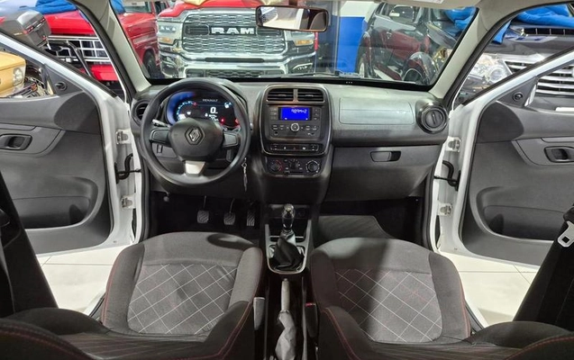 imagem-https://www.socarrao.com.br/sc-vehicle-images-prod/4412962/1792778766249-8579719_19_B_2e804da264.jpeg