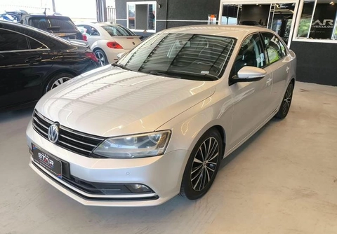 Volkswagen Jetta 2016 Prata — foto 1 de 3