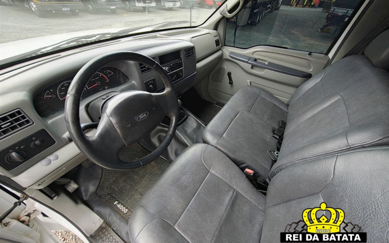 imagem-https://www.socarrao.com.br/sc-vehicle-images-prod/4413026/1792600983055-MDguanBn.jpg