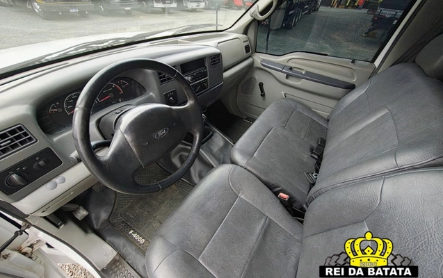 imagem-https://www.socarrao.com.br/sc-vehicle-images-prod/4413026/1792600983055-MDguanBn.jpg