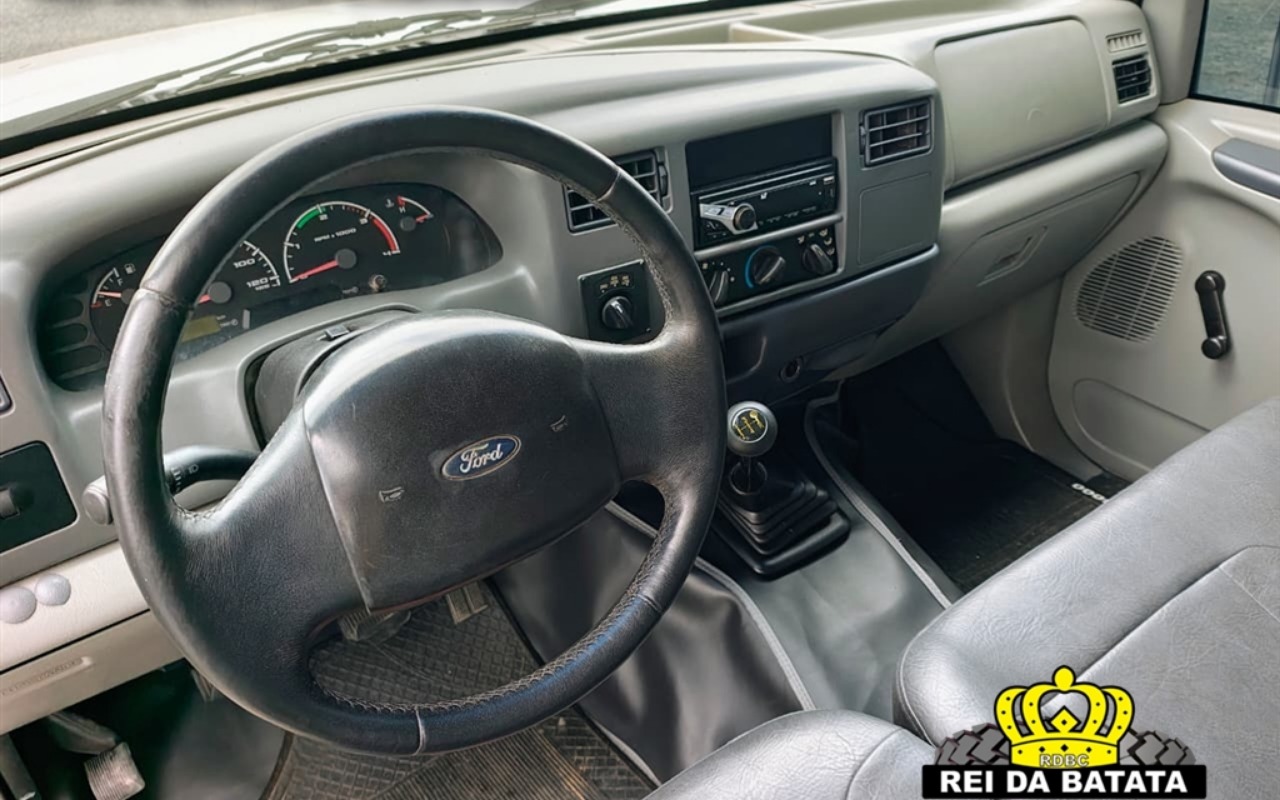 imagem-https://www.socarrao.com.br/sc-vehicle-images-prod/4413026/1792600983114-MDkuanBn.jpg