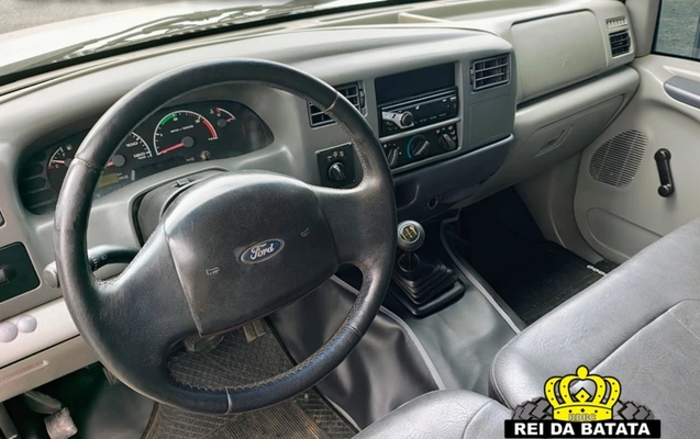 imagem-https://www.socarrao.com.br/sc-vehicle-images-prod/4413026/1792600983114-MDkuanBn.jpg