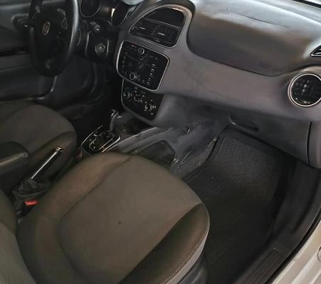 imagem-https://www.socarrao.com.br/sc-vehicle-images-prod/4413031/1792601022338-8050903_8_B_804a0ffe7c.jpeg