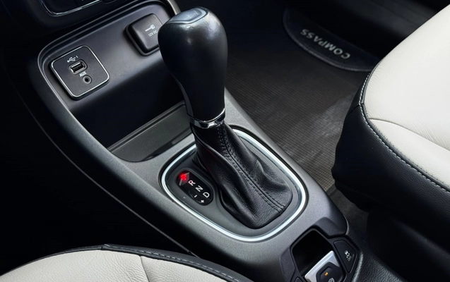 imagem-https://www.socarrao.com.br/sc-vehicle-images-prod/4413033/1792601065793-14_031007.jpg