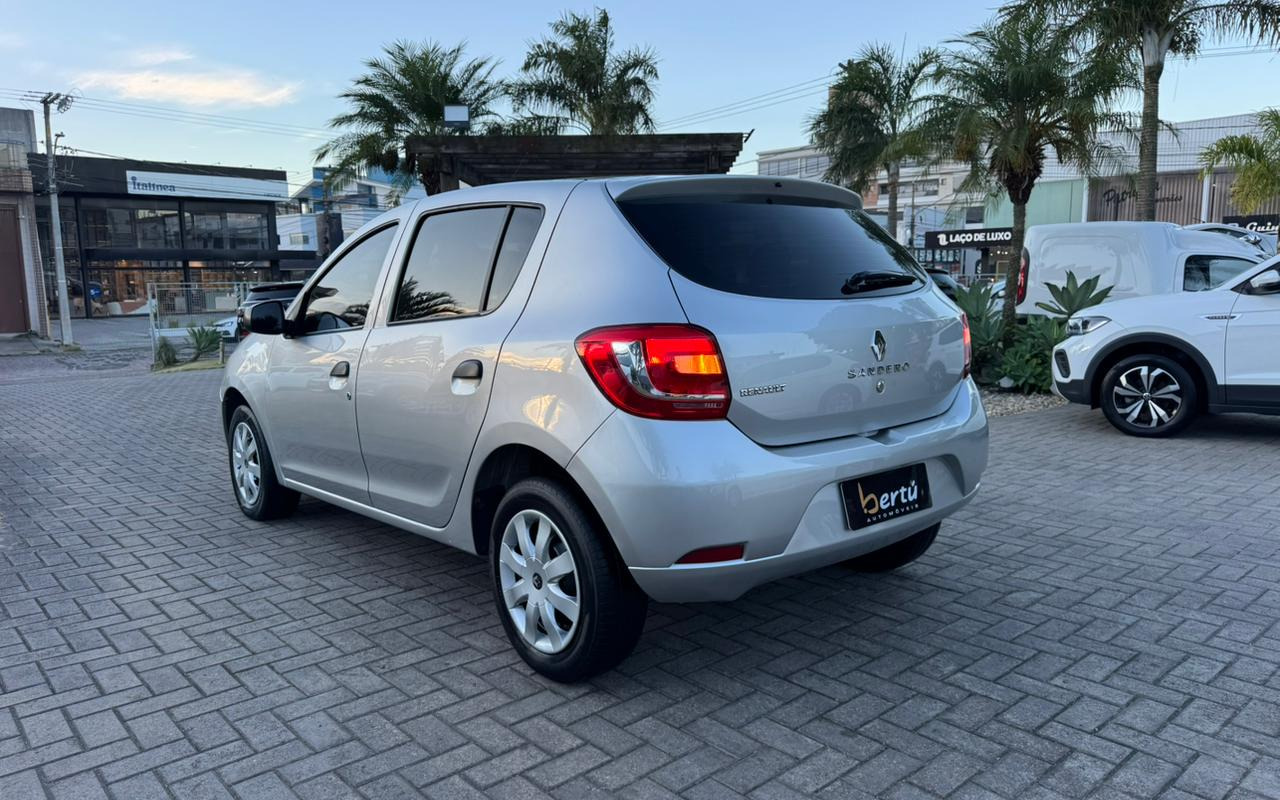 imagem-https://www.socarrao.com.br/sc-vehicle-images-prod/4413102/1792601498723-V2hhdHNBcHAgSW1hZ2UgMjAyNi0wNC0wNCBhdCAxMS4zMC4xNi5qcGVn.jpeg