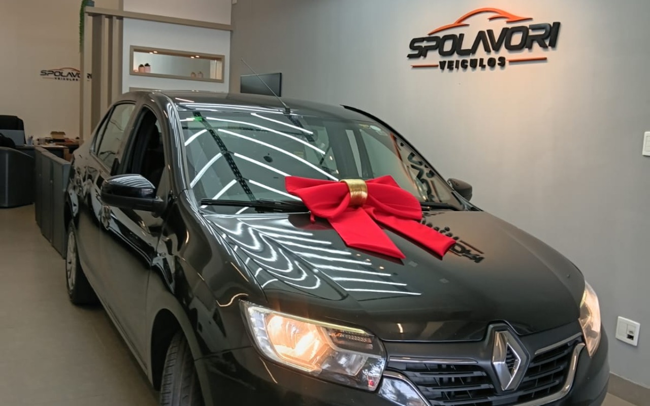 Renault Logan 2023 Preto — foto 1 de 3