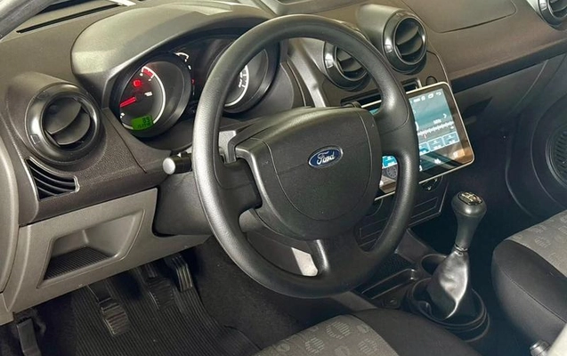 imagem-https://www.socarrao.com.br/sc-vehicle-images-prod/4413324/1792691586320-8585120_8_B_303a378bf2.jpeg