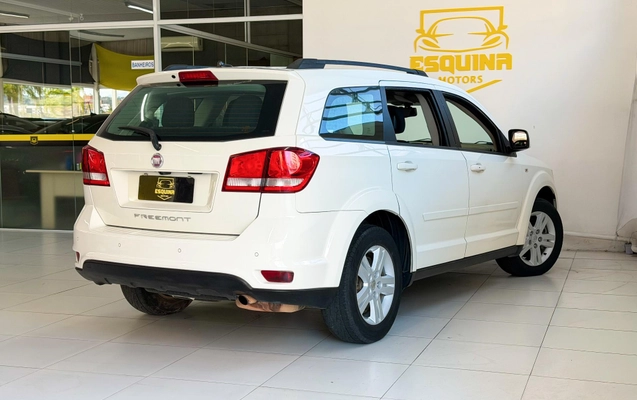 imagem-https://www.socarrao.com.br/sc-vehicle-images-prod/4413404/1792603551328-b0361240674a45c48c3978903dc1c865_1792603513106.jpg