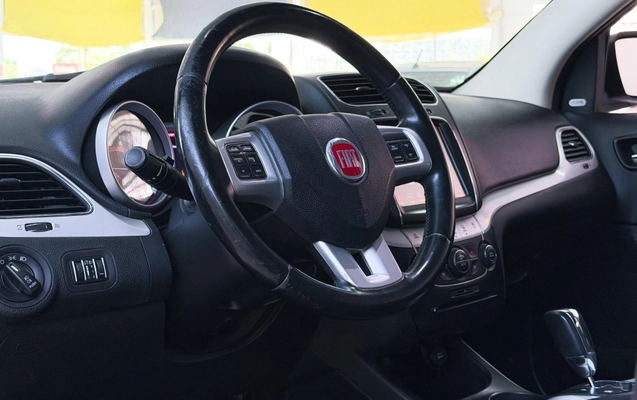 imagem-https://www.socarrao.com.br/sc-vehicle-images-prod/4413404/1792603551337-3e61ed60c7ac4b7f958f9449dda5cd97_1792603517689.jpg