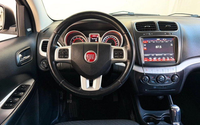 imagem-https://www.socarrao.com.br/sc-vehicle-images-prod/4413404/1792603551338-2229c64013ae4e779f50a76044313c63_1792603519092.jpg