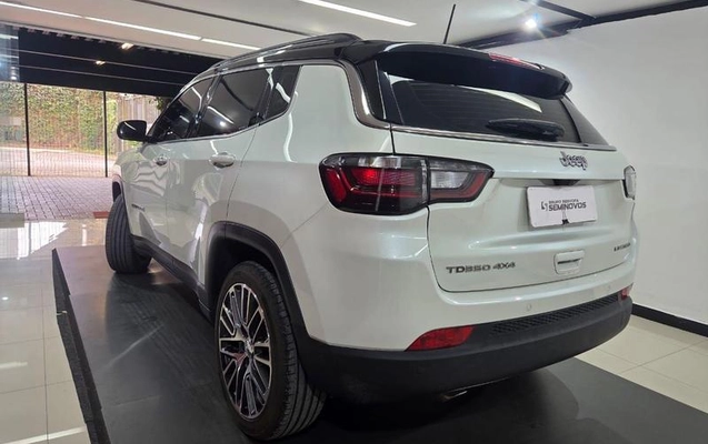 imagem-https://www.socarrao.com.br/sc-vehicle-images-prod/4413405/1792610009656-8592125_12_B_9cc03286ca.jpeg
