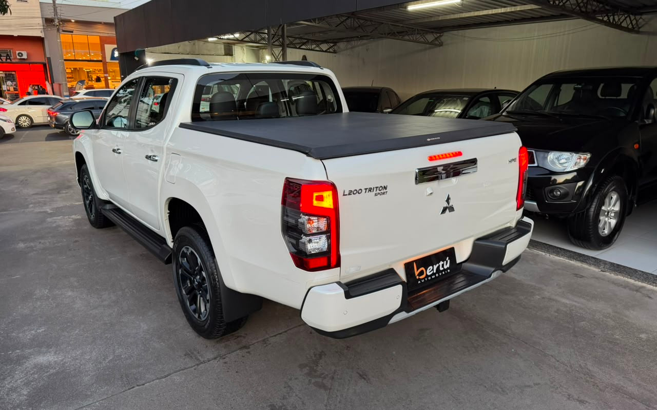 imagem-https://www.socarrao.com.br/sc-vehicle-images-prod/4413426/1792603673623-V2hhdHNBcHAgSW1hZ2UgMjAyNi0wOS0yOSBhdCAxMC4zMy4zOCAoMykuanBlZw.jpeg