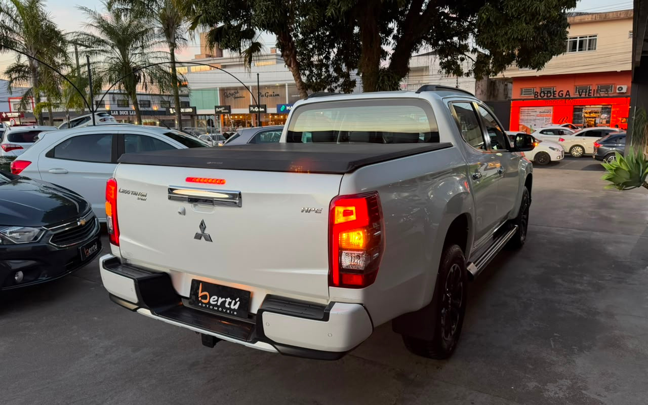 imagem-https://www.socarrao.com.br/sc-vehicle-images-prod/4413426/1792603674370-V2hhdHNBcHAgSW1hZ2UgMjAyNi0wOS0yOSBhdCAxMC4zMy4zOSAoNSkuanBlZw.jpeg