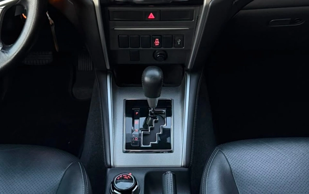 imagem-https://www.socarrao.com.br/sc-vehicle-images-prod/4413426/1792603674708-V2hhdHNBcHAgSW1hZ2UgMjAyNi0wOS0yOSBhdCAxMC4zMy4zOS5qcGVn.jpeg