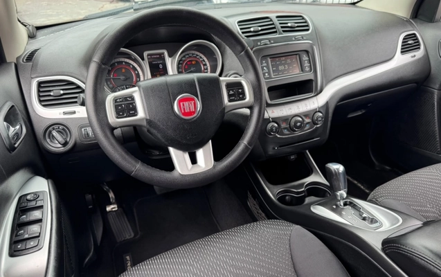 imagem-https://www.socarrao.com.br/sc-vehicle-images-prod/4413463/1792603908596-Cf3YtS18Frhz7U0RrLqCPTQPD7vTnYGi.jpg