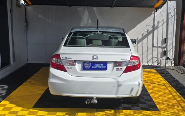 imagem-https://www.socarrao.com.br/sc-vehicle-images-prod/4413499/1792604408733-ZLZ45uGc2xcmVwBJpSxaSbIVPNa6FeaN.jpg