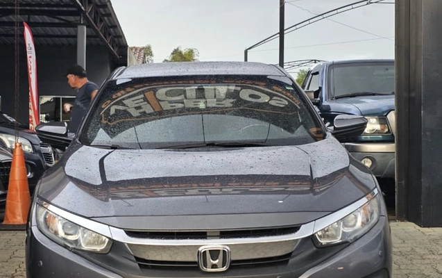 imagem-https://www.socarrao.com.br/sc-vehicle-images-prod/4413526/1792604575815-YzY0MWYzYWItNGQ5YS00NjJlLWE2ZDAtMTdhZmE5MDBmMTA0LmpwZw.jpg